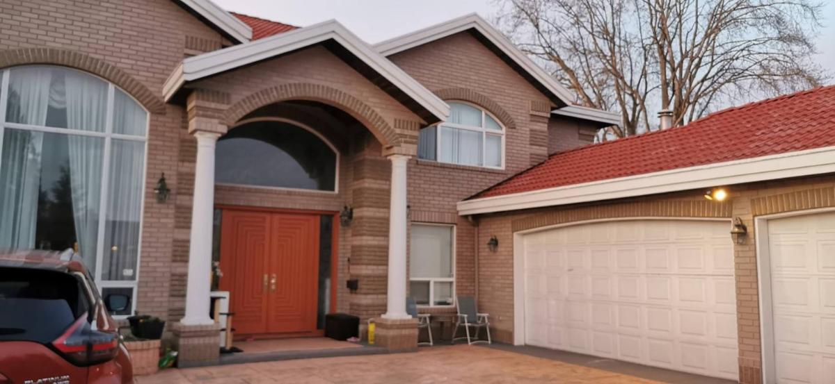 Private Suite with Separated Entrance - Housity