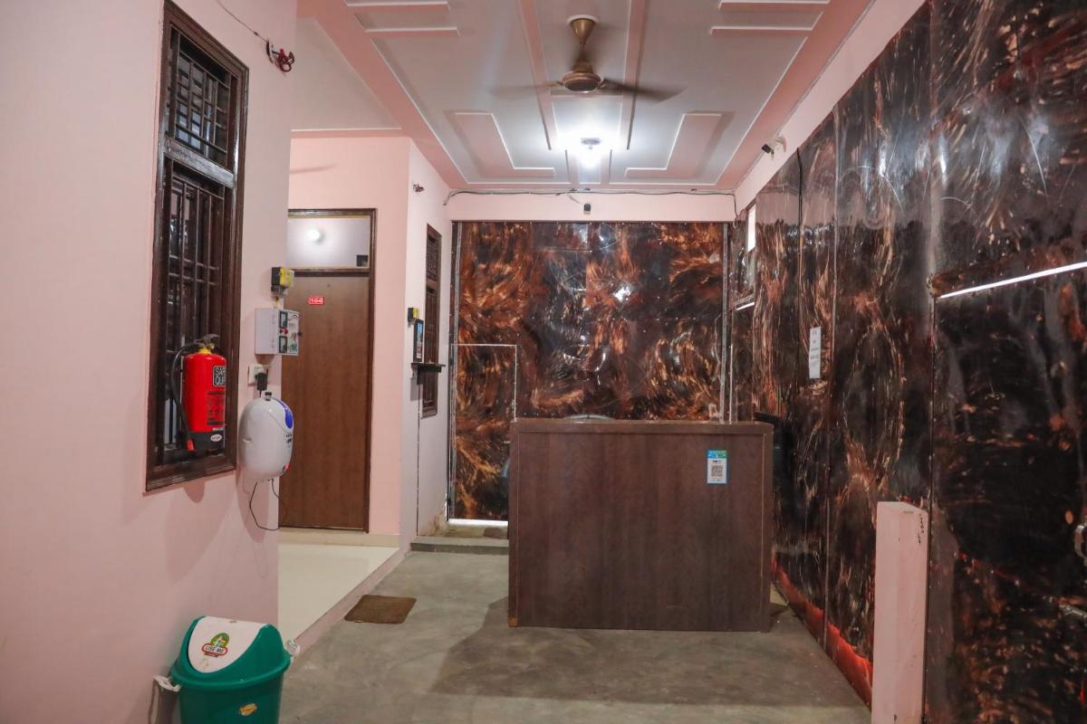 Super OYO 83457 Hotel Hmi International - Housity
