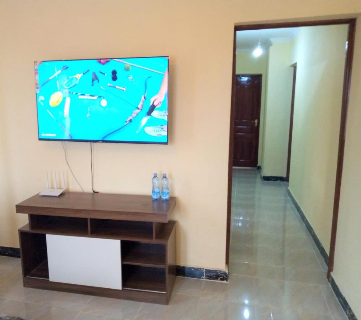 Roma Stays- Stylish modern two/one bedroom in Busia (near Weighbridge) - Housity