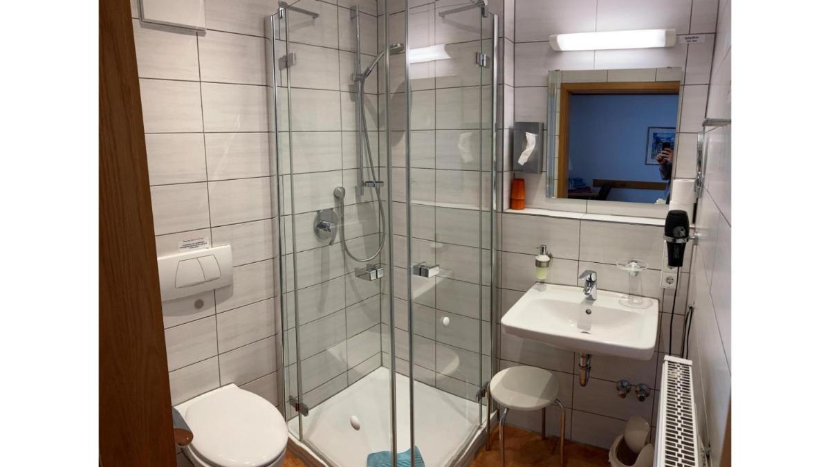 Hotel Adler mit Gasthaus - Housity