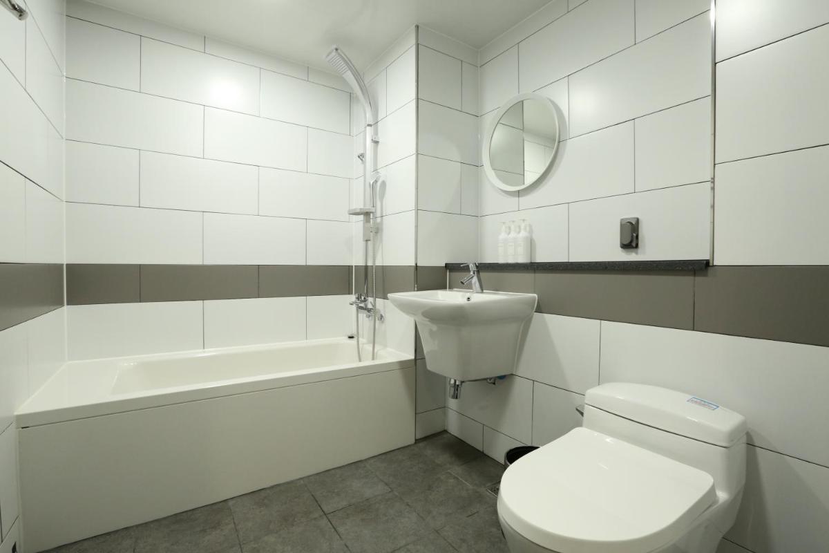27 Hotel - Housity