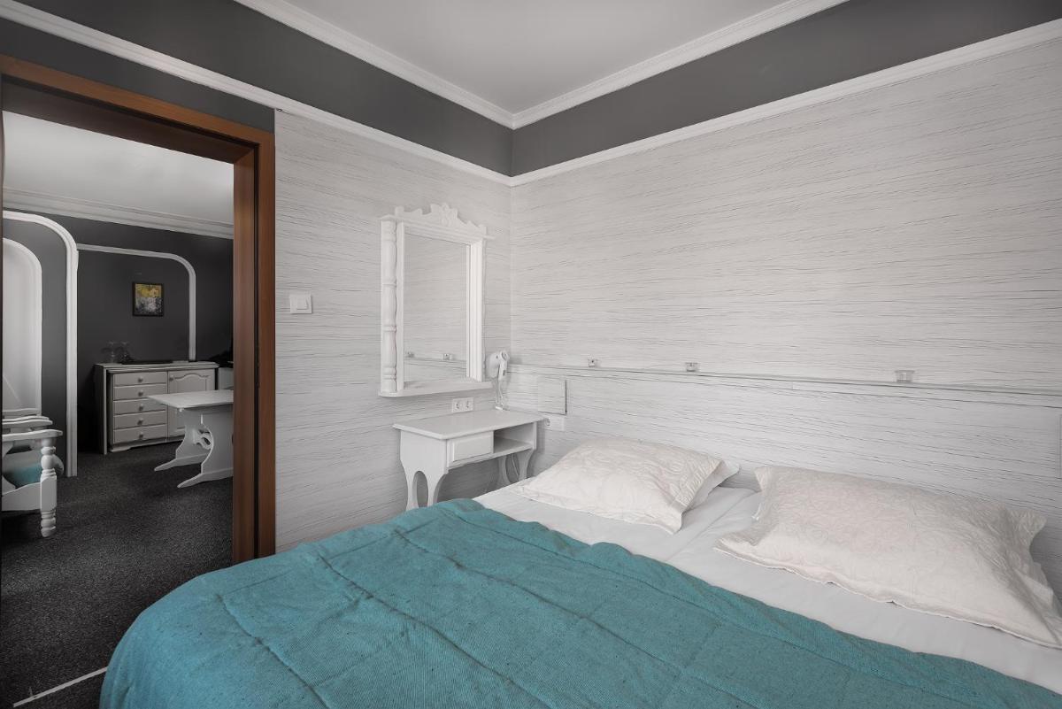 Suitetrails - Boryana Hotel
