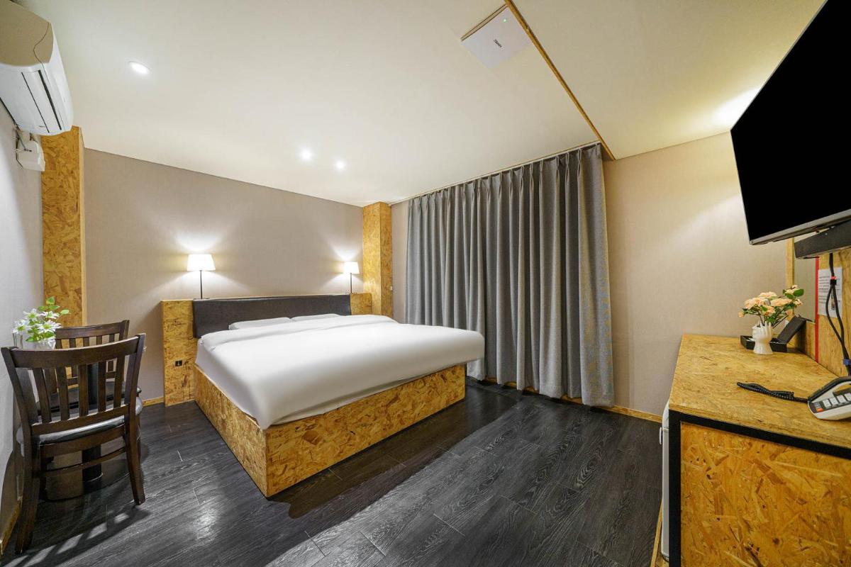 26 HOTEL - Housity