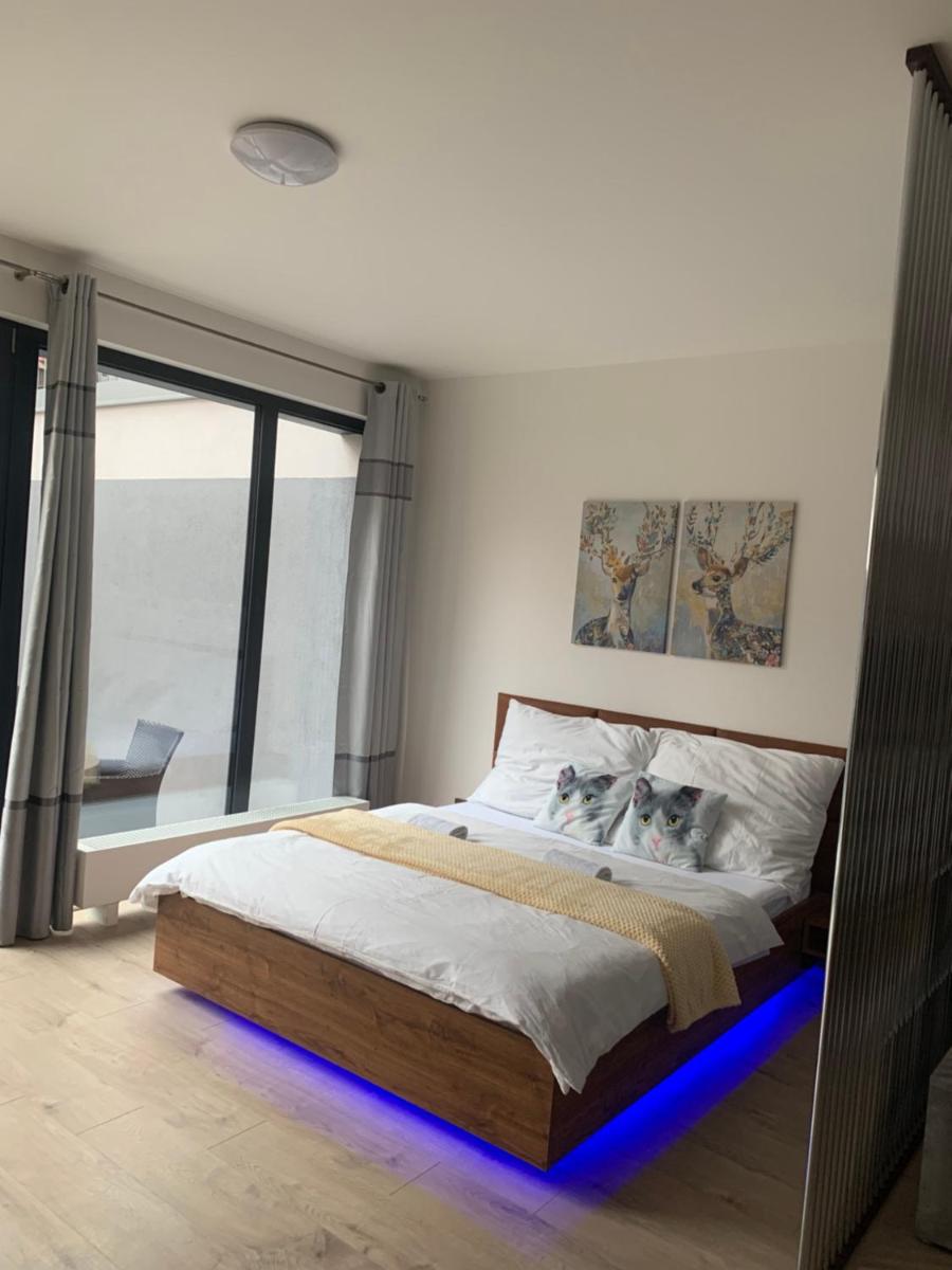 Alex Apatment O2 arena - Housity