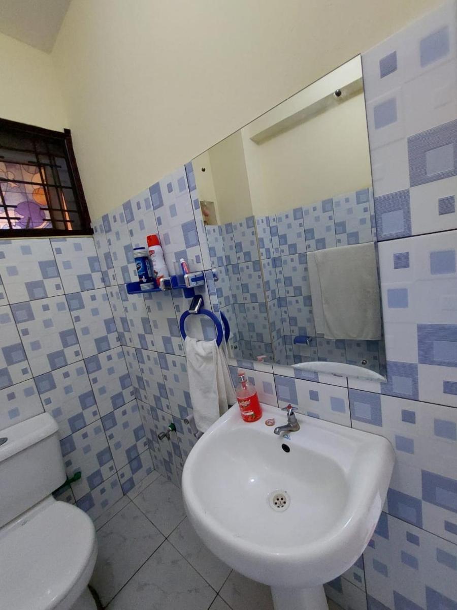 Suitetrails - Roma Stays - Spacious Studio in Nyali opp Retna Square Close to Nyali Cinemax