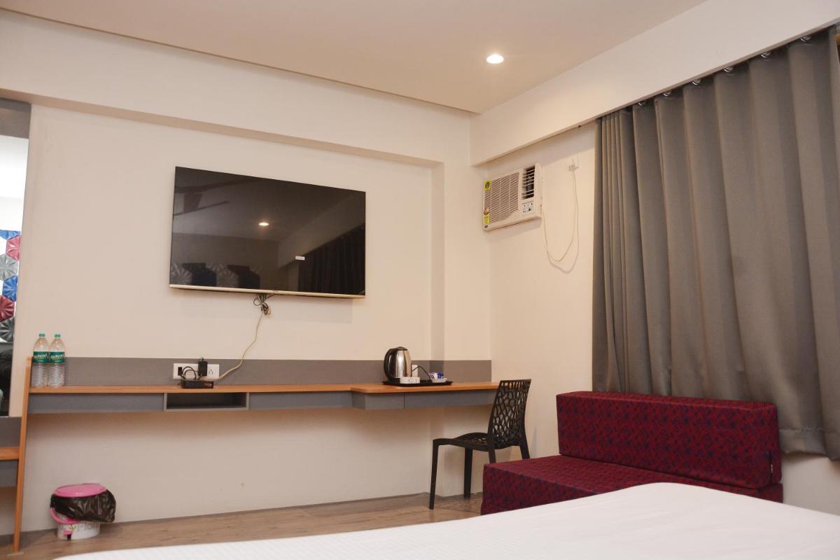 Hotel Sai Palki Niwara - Housity