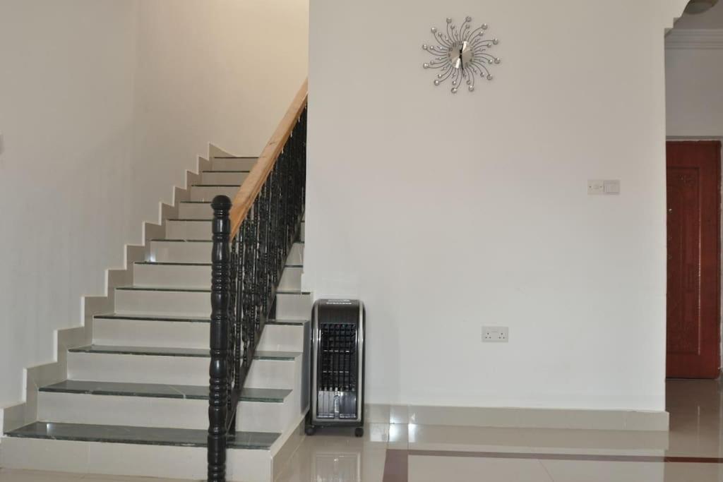 Rosa Parks Villa - Sanyang The Gambia - Housity