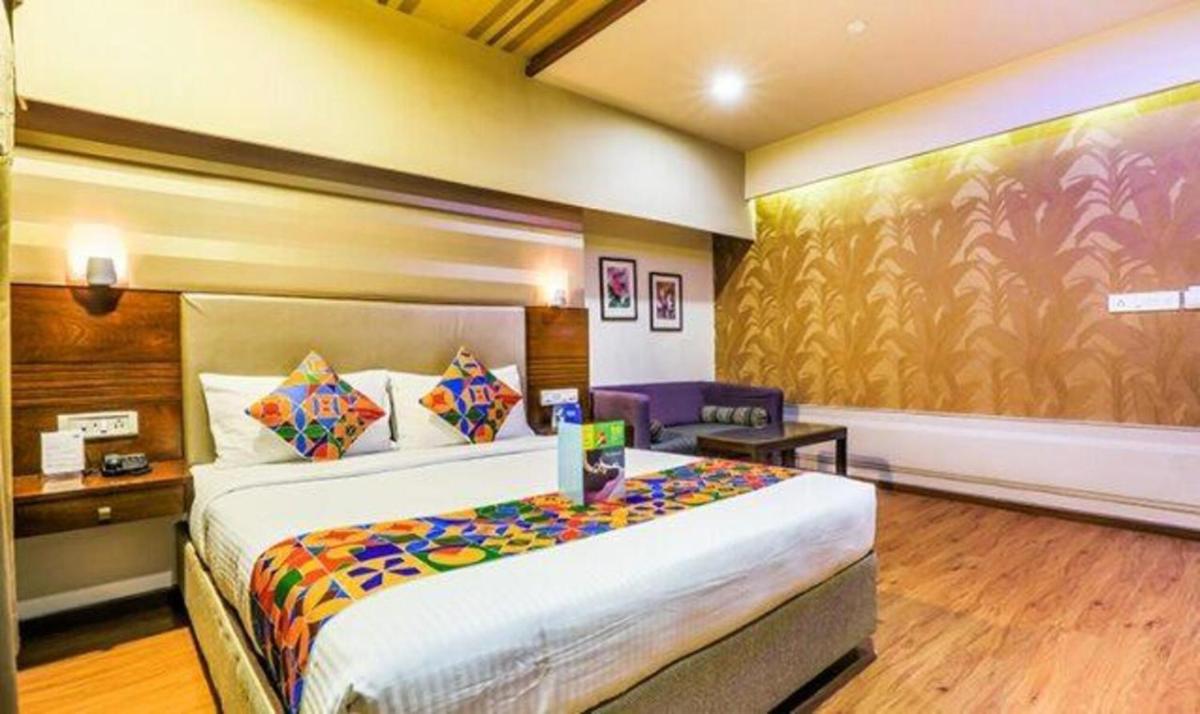 Oyo 10218 Berrys Bangalore - Housity