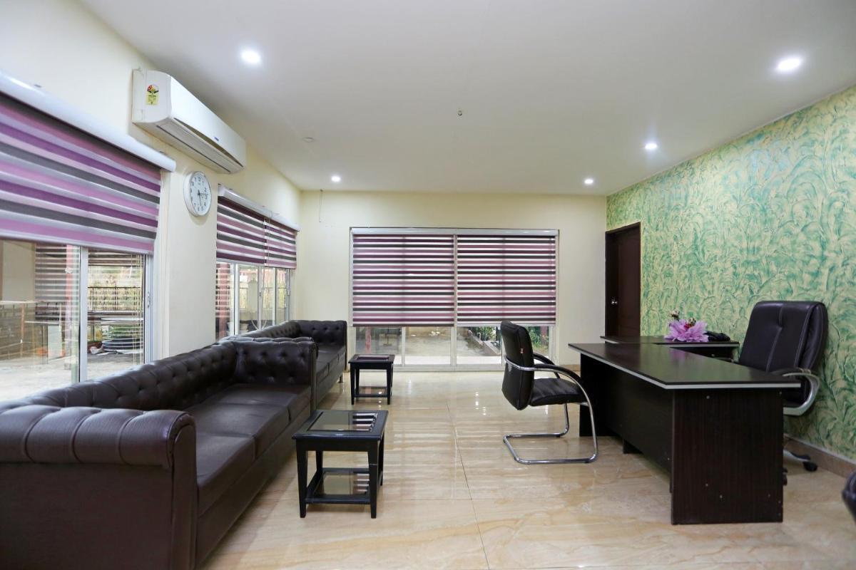 OYO The Grand, Jammu - Housity