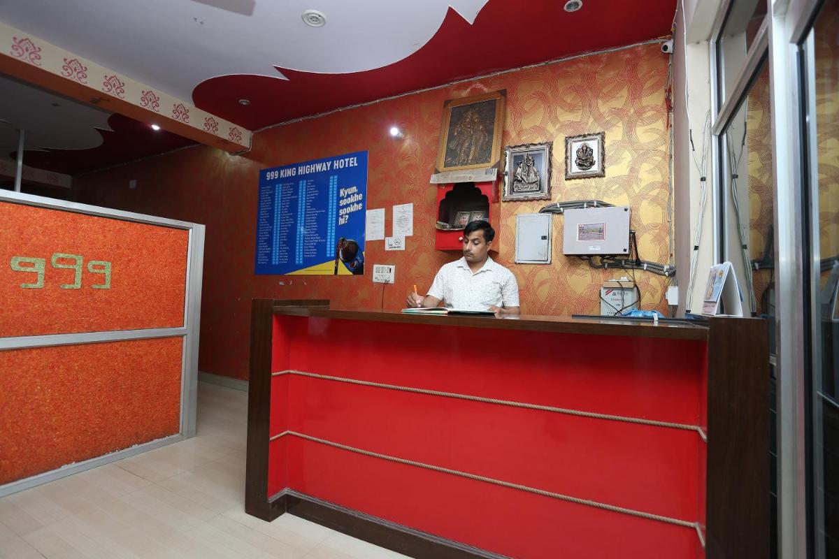 Flagship Hotel - Housity