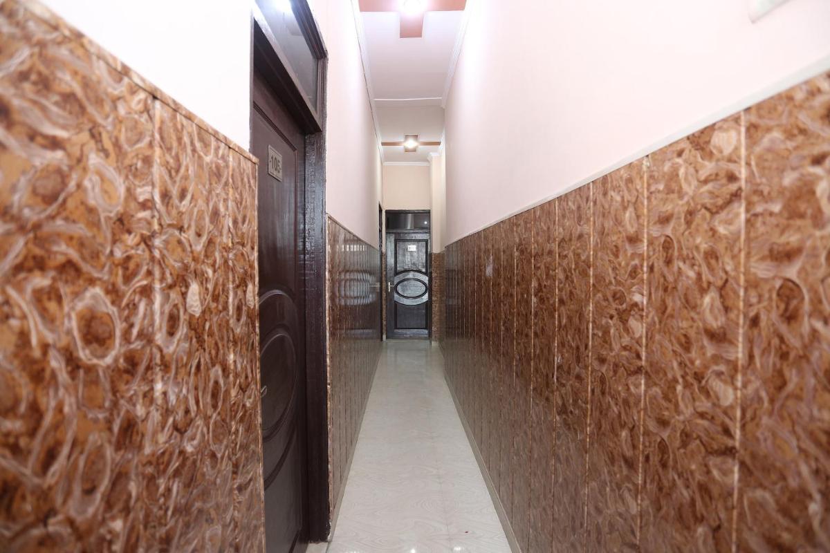 Flagship Hotel - Housity