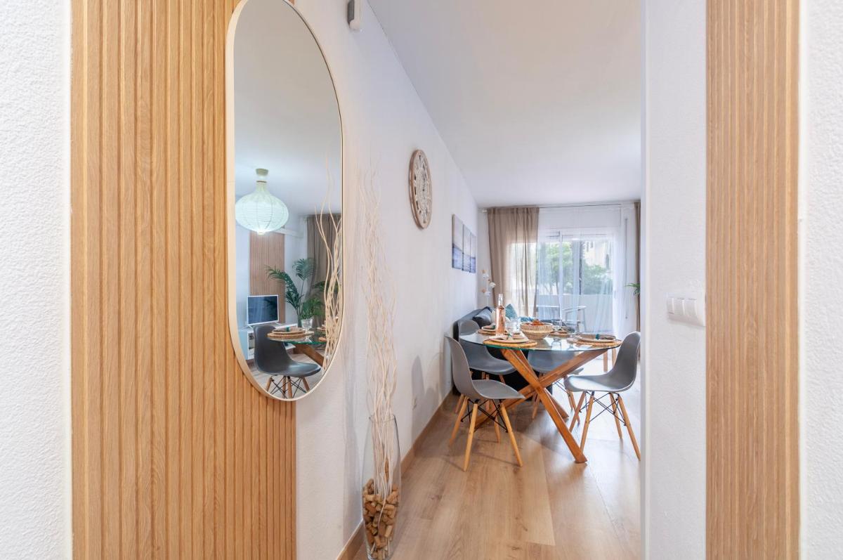 Apartamento con terraza y vistas al canal by InsideHome - Housity