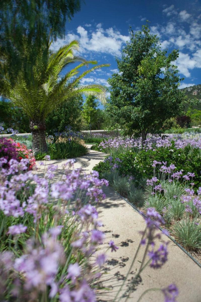 Jardín al aire libre en Castell Son Claret - The Leading Hotels of the World