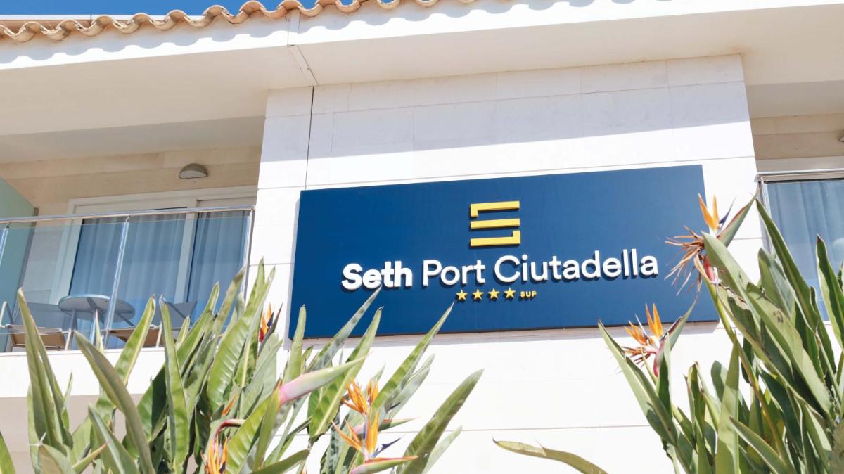 Certificado, premio, señal o documento que está expuesto en Seth Port Ciutadella