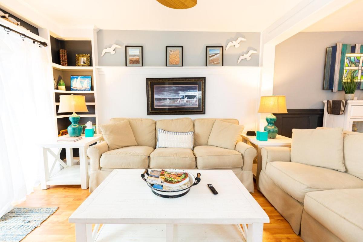 Ocean Glass Condominiums - Housity