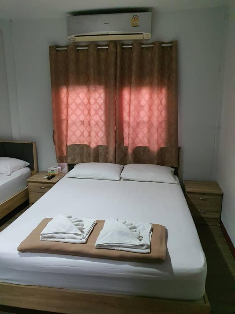 Ratchada Guesthouse - Housity