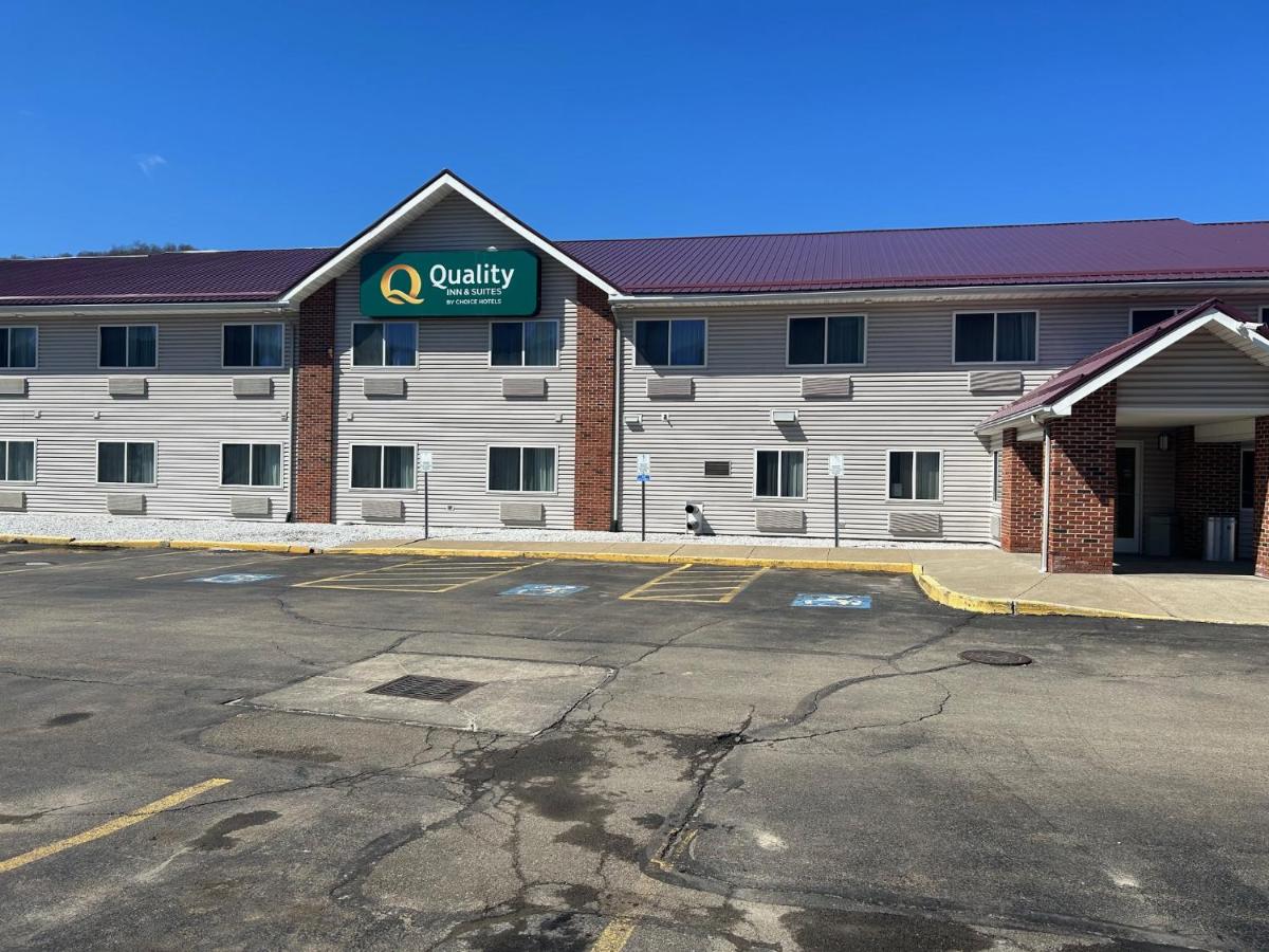 Quality Inn & Suites - Housity