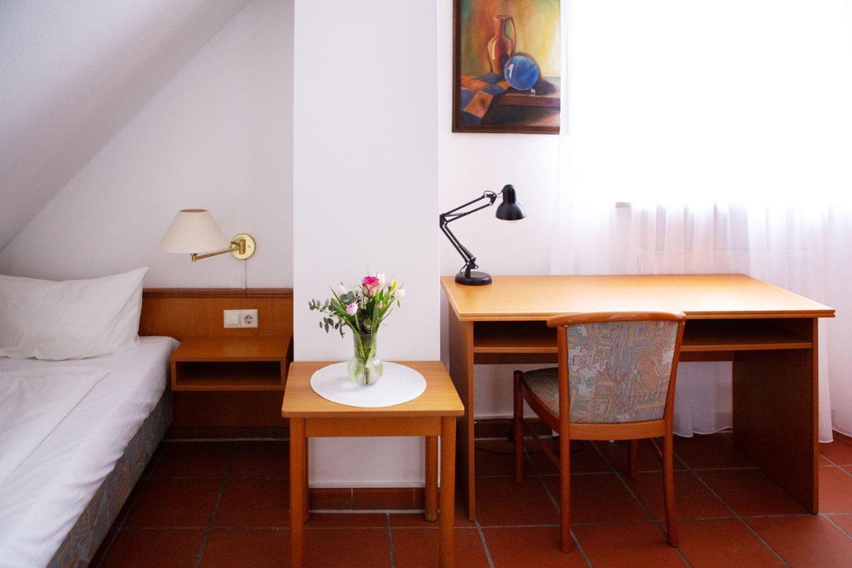 Hotel Sofra - Housity