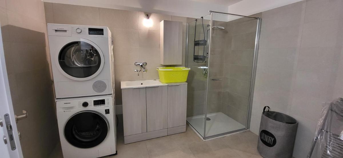IL SOGNO 1 Piscina e vista lago - Housity