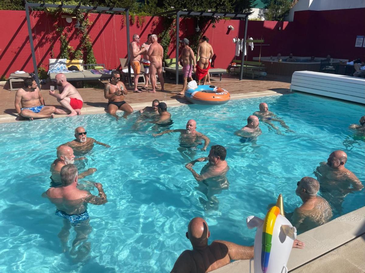 Os clientes hospedados em Villa 3 Caparica - Lisbon Gay Beach Resort