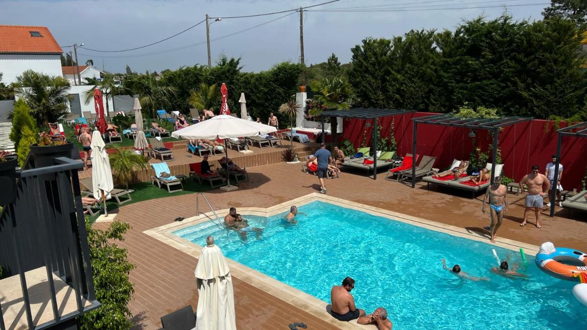A piscina em ou perto de Villa 3 Caparica - Lisbon Gay Beach Resort