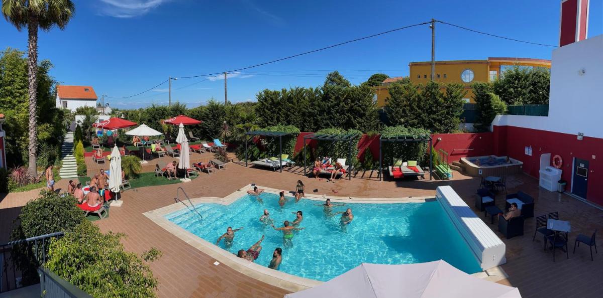 A piscina em ou perto de Villa 3 Caparica - Lisbon Gay Beach Resort