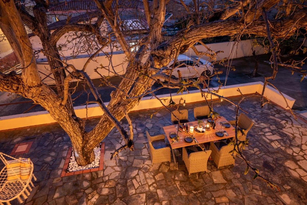 Walnut tree Villa Ano Archanes-10km from Heraklion - Housity