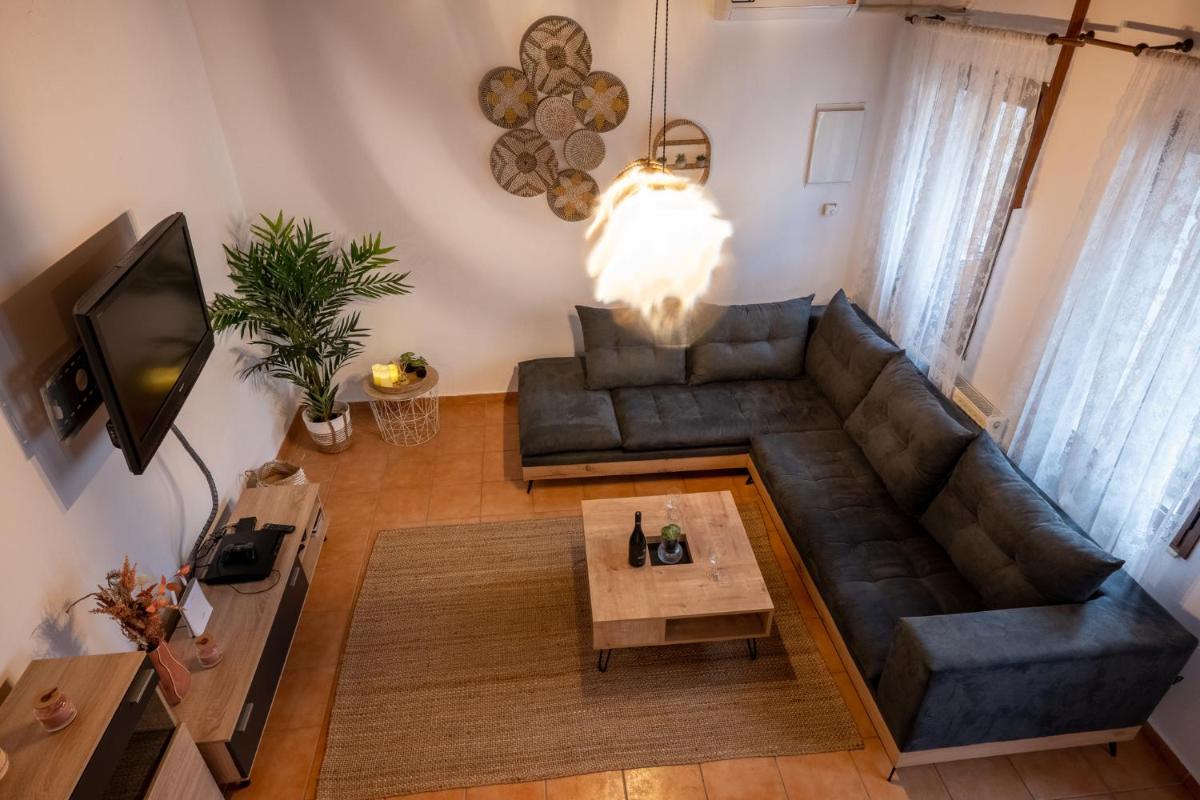 Walnut tree Villa Ano Archanes-10km from Heraklion - Housity