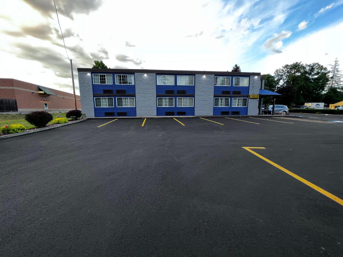 Budget Inn Bath - Housity
