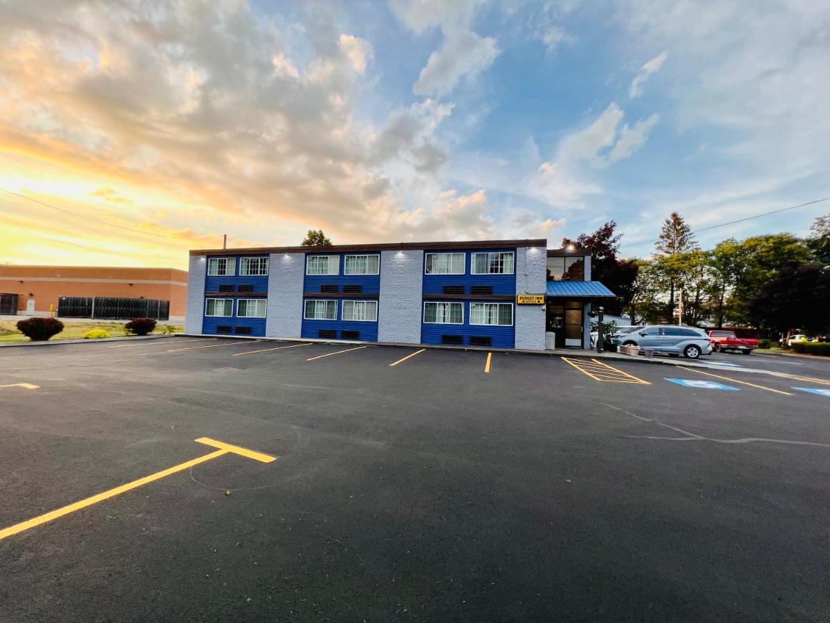 Budget Inn Bath - Housity
