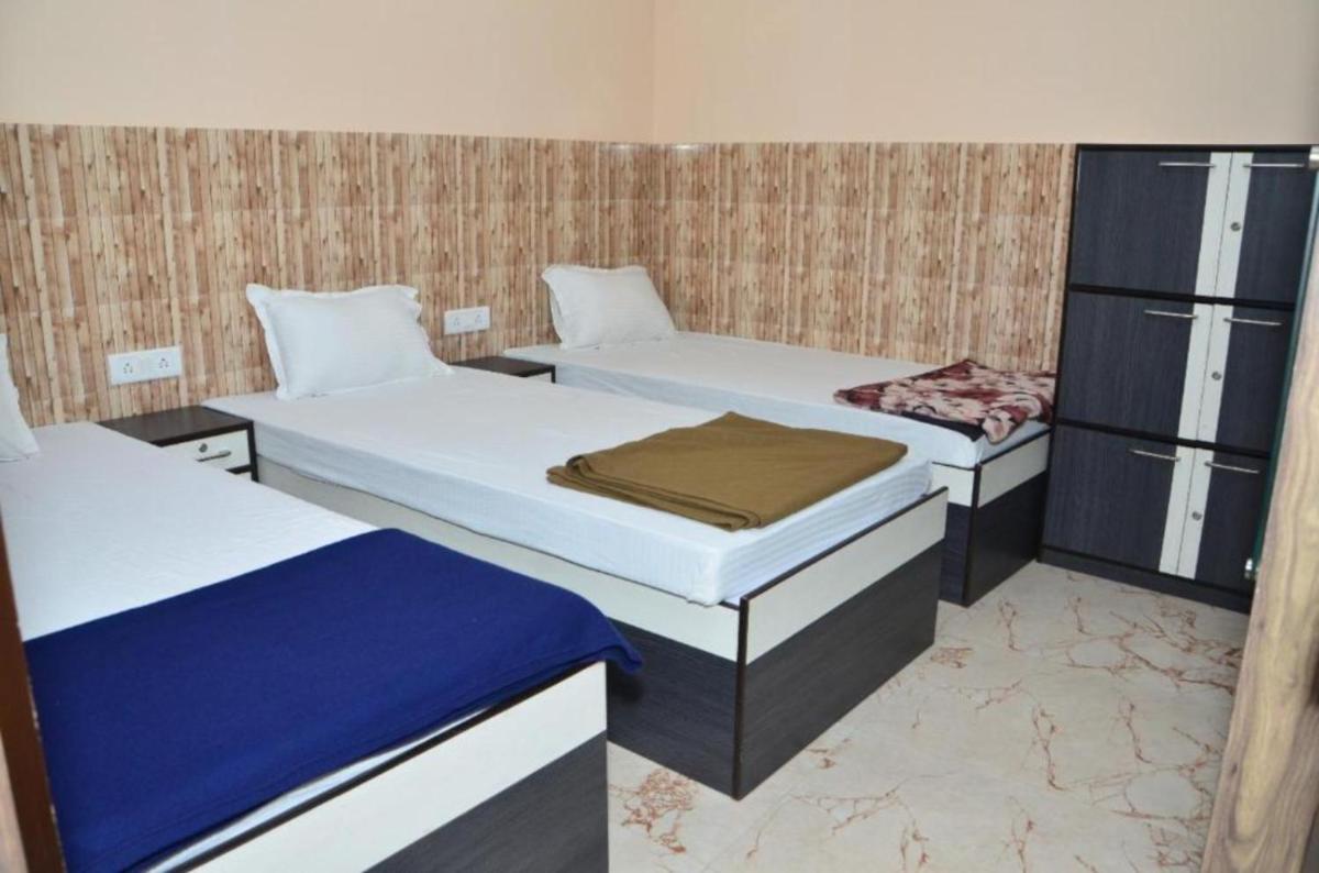 Goroomgo Dev Guest House Howrah, Kolkata - Housity