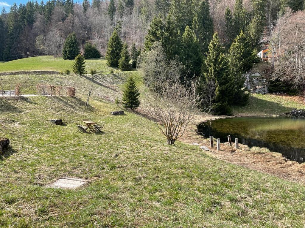 7 p - Au cœur du massif jurassien - Housity