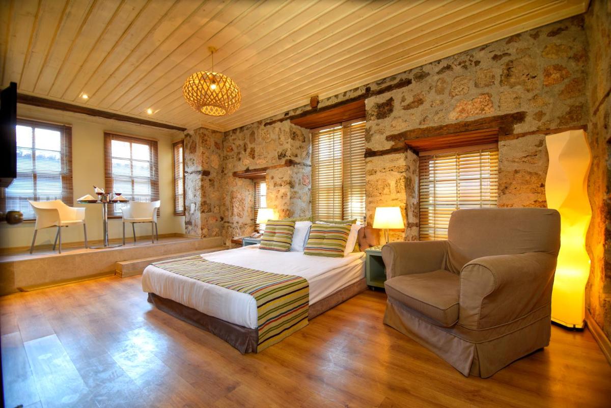 Alp Pasa Gazetta - Special Class - Housity