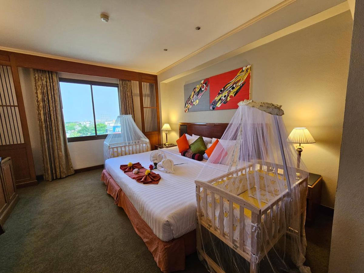 Songphanburi Hotel - Housity