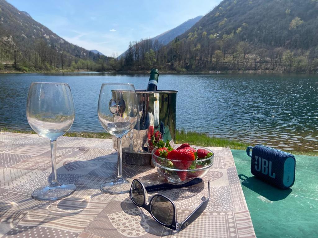 L’Angolino di MAGDA: on the lake-PRIVATE beach! - Housity