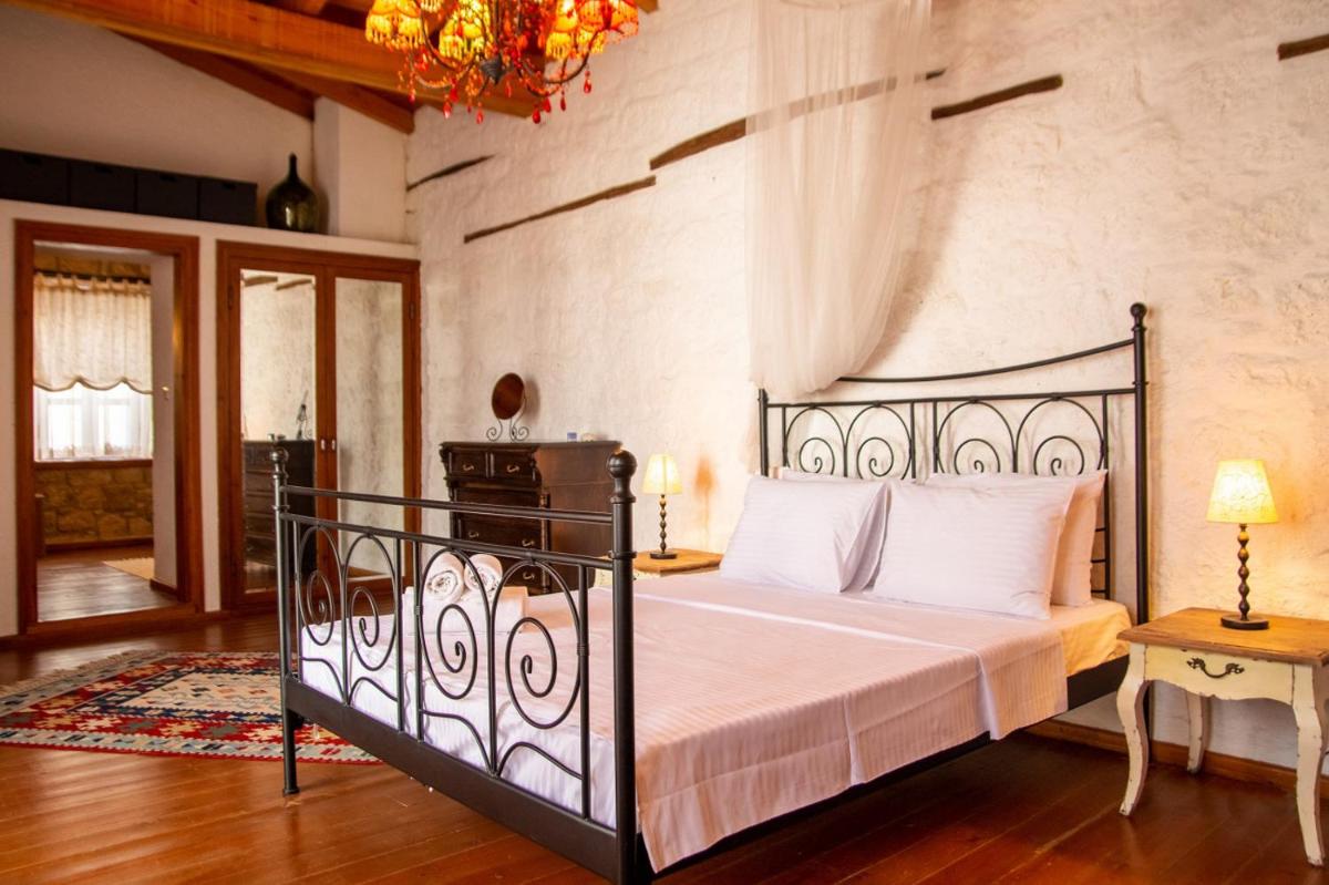 Marvelous Stonehouse With Backyard and Fireplace in Alacati Cesme - Housity