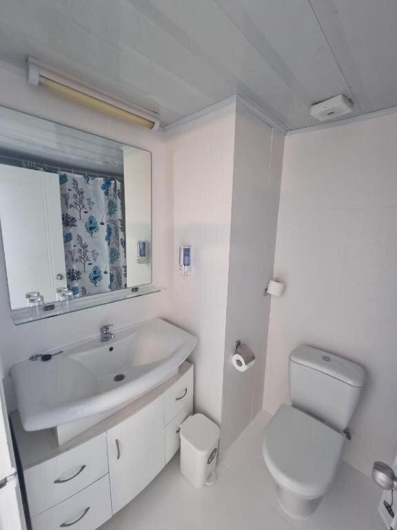Nereus Hotel - Hizvo