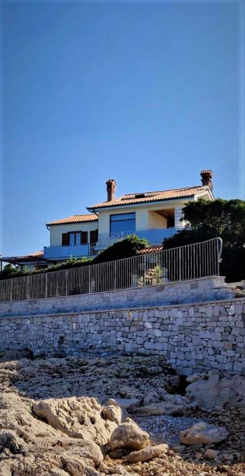 APARTMAJI PRI BOSI NOGI - Housity