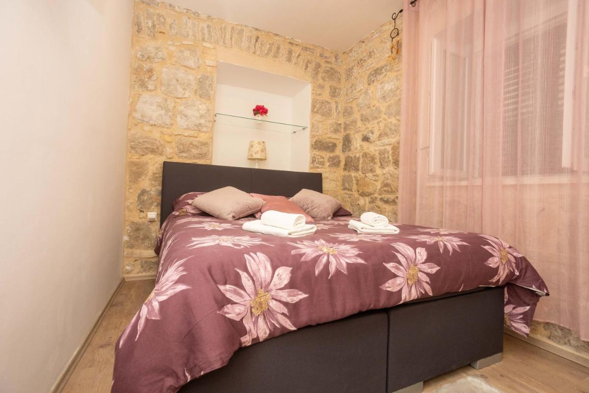 Suitetrails - Apt at premium location in Split 1 min to sea