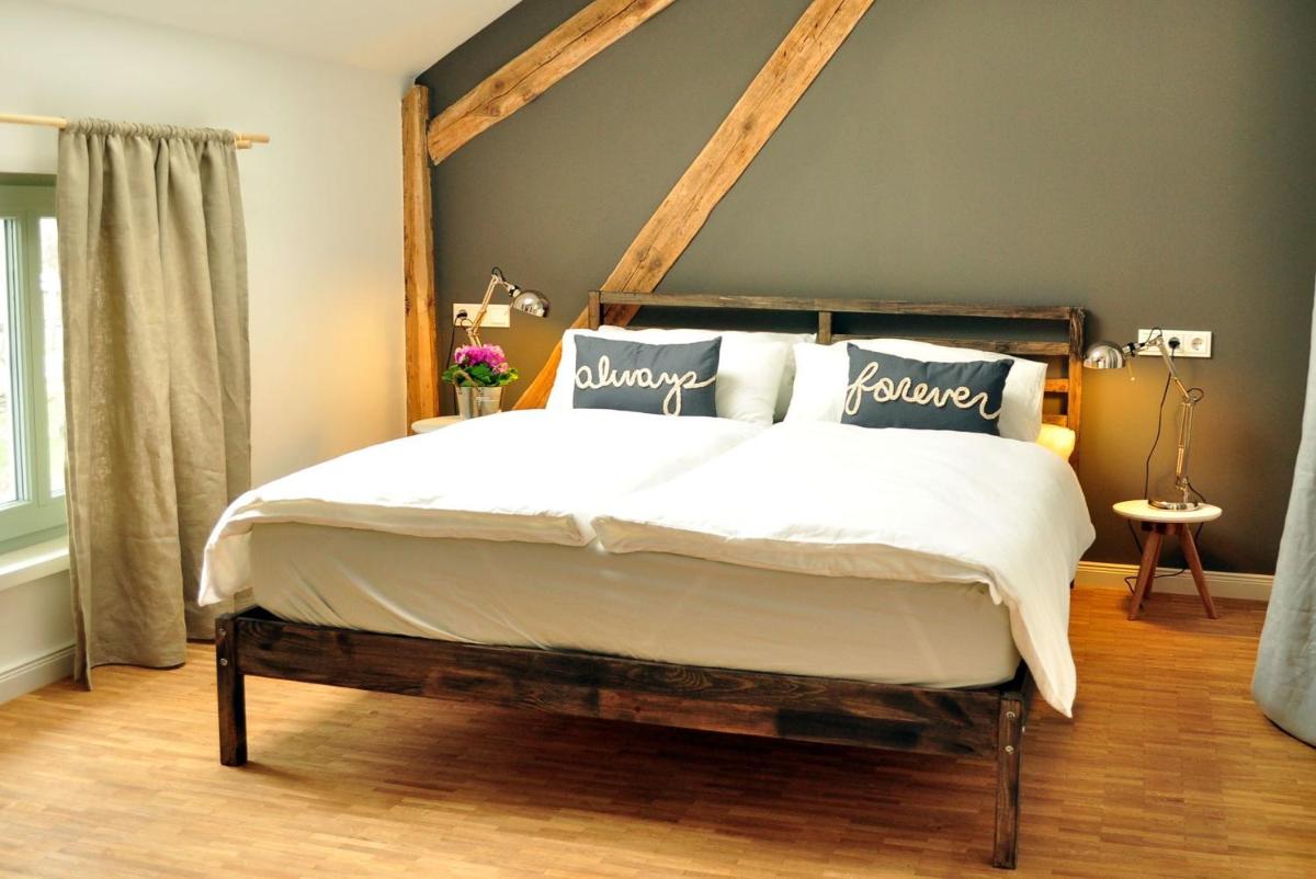 Haus & Hof Guest House - Housity