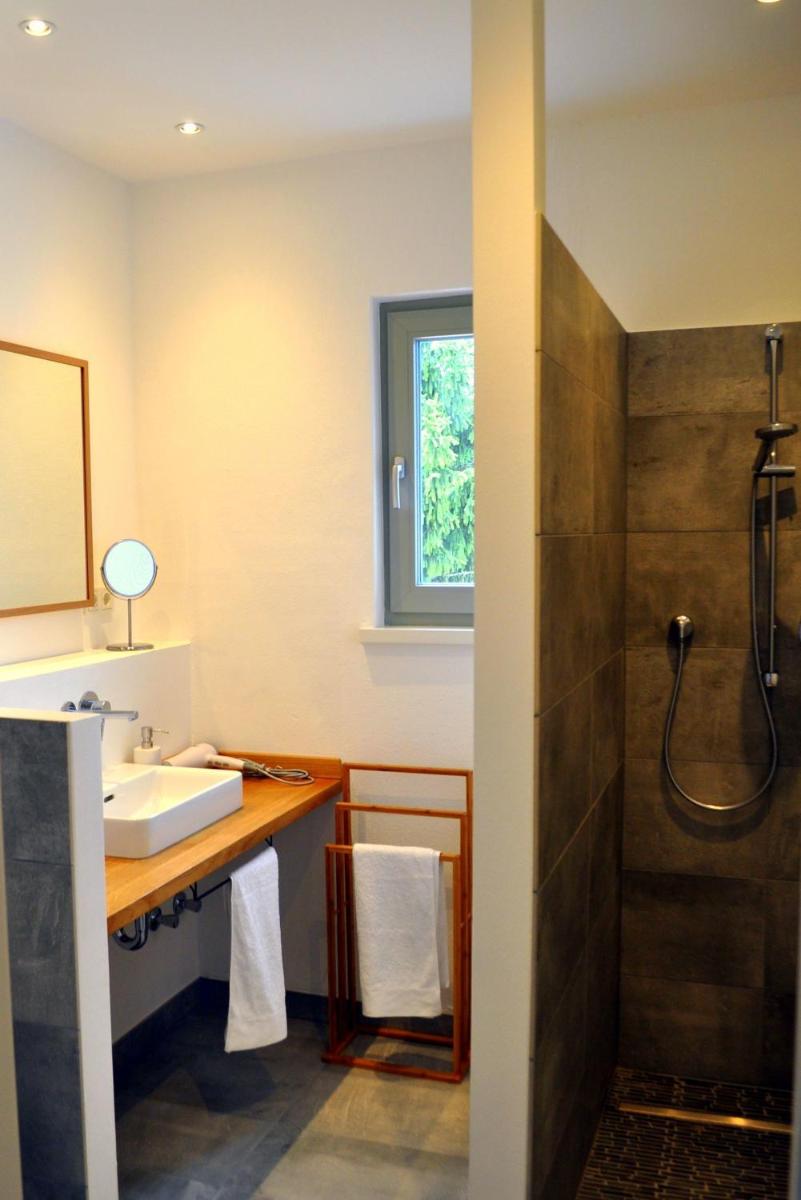 Haus & Hof Guest House - Housity