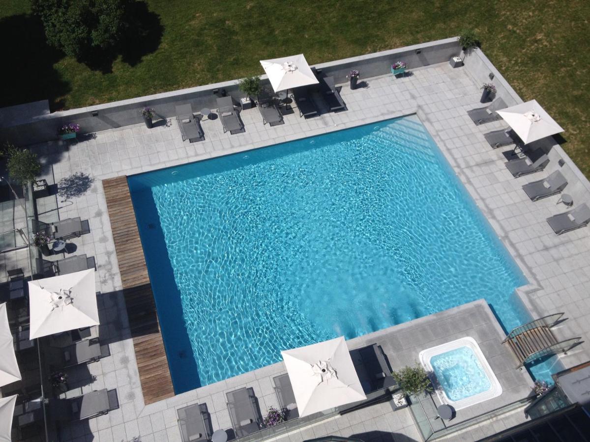 Piscine de l'établissement Hôtel Mont-Blanc Chamonix ou située à proximité