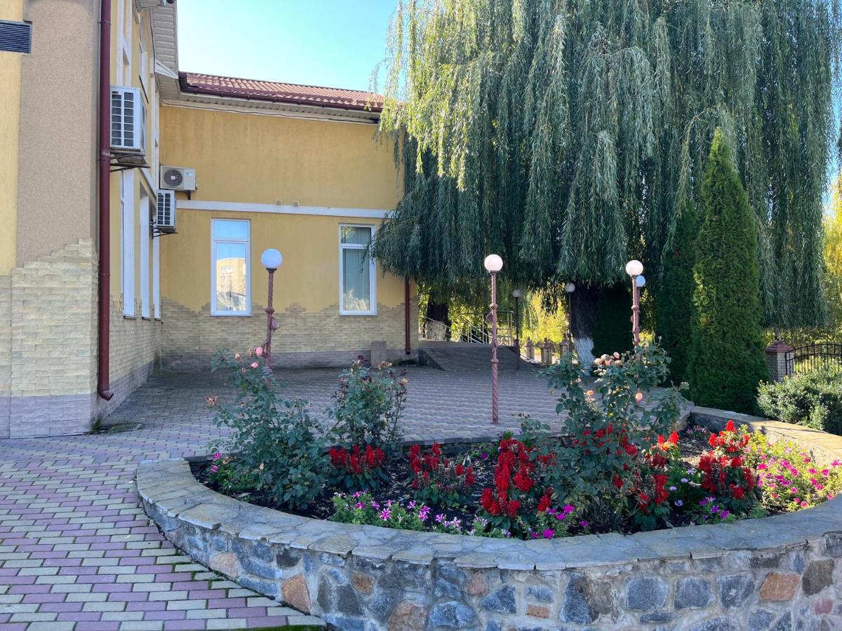 Готель МАГНАТ - Housity