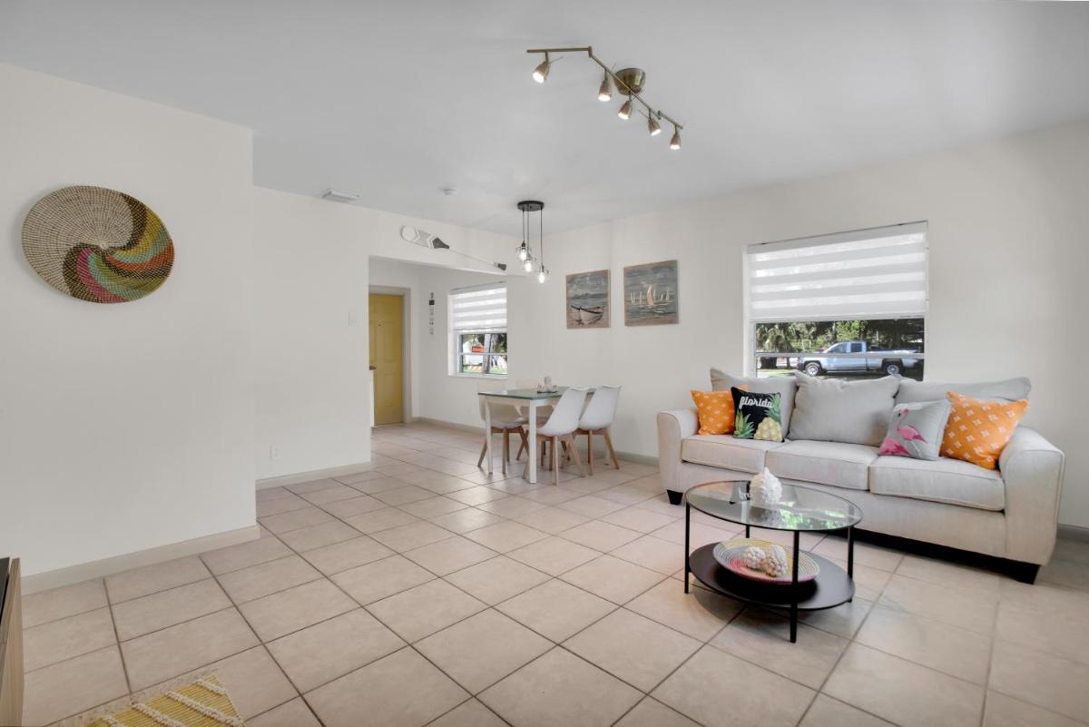 LoKal Rental Tropical Florida destination - Housity