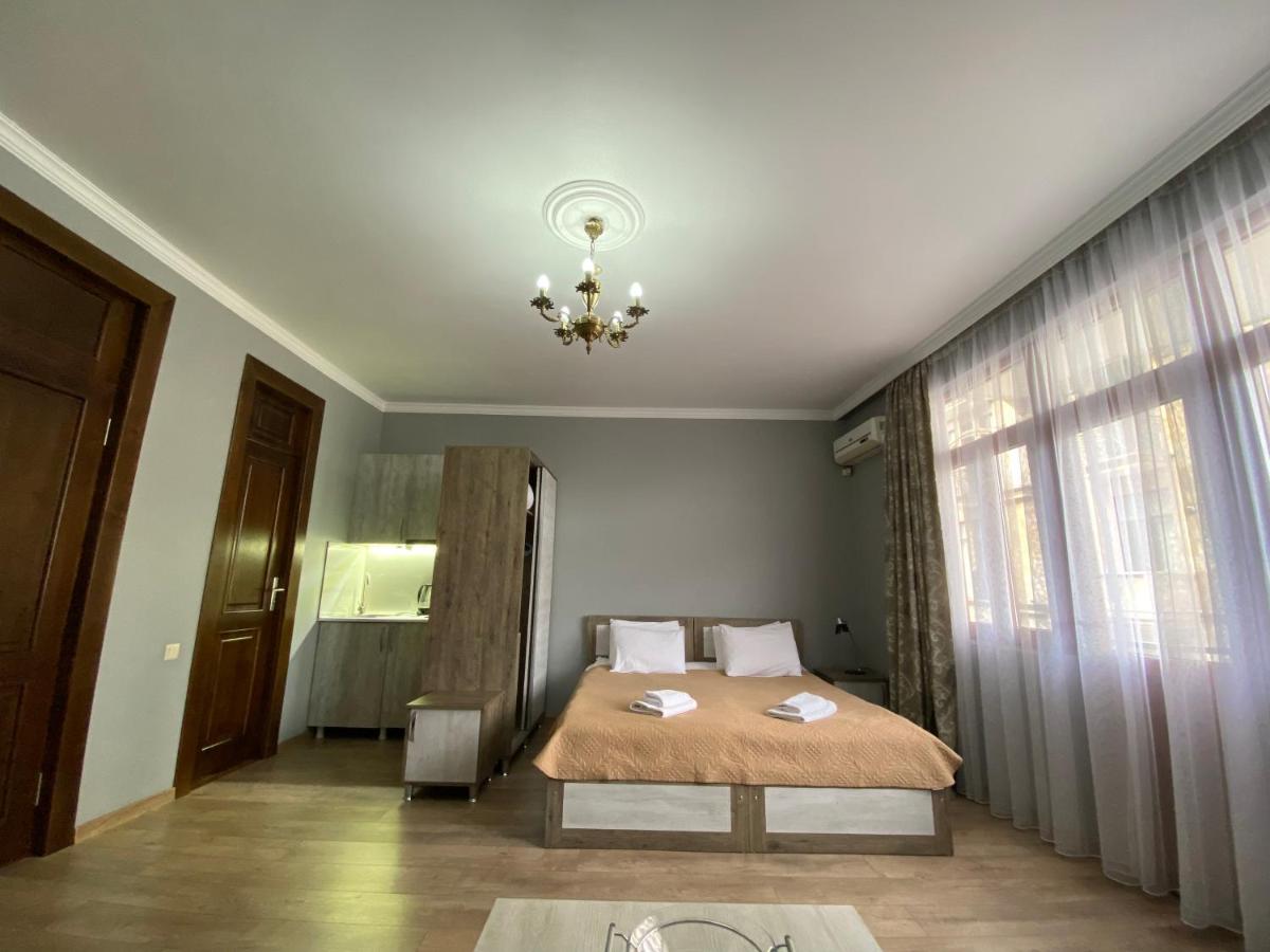 Suitetrails - Cozy Studio on Europe Square