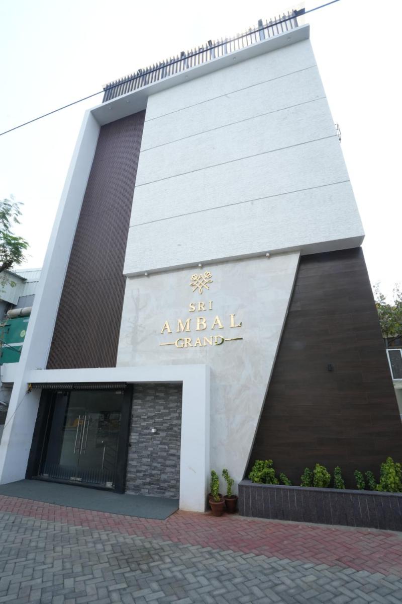 Suitetrails - Sri Ambal Grand