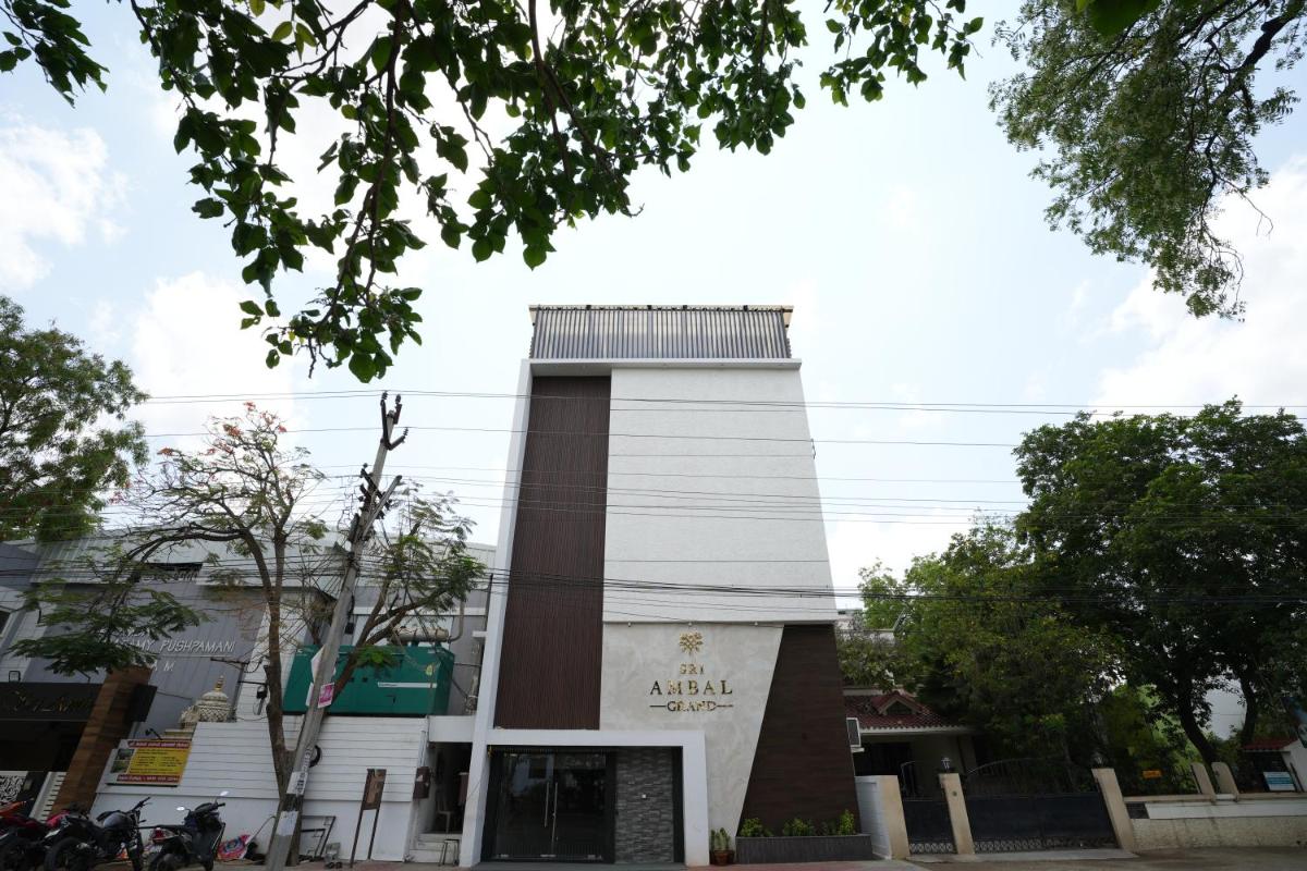 Suitetrails - Sri Ambal Grand