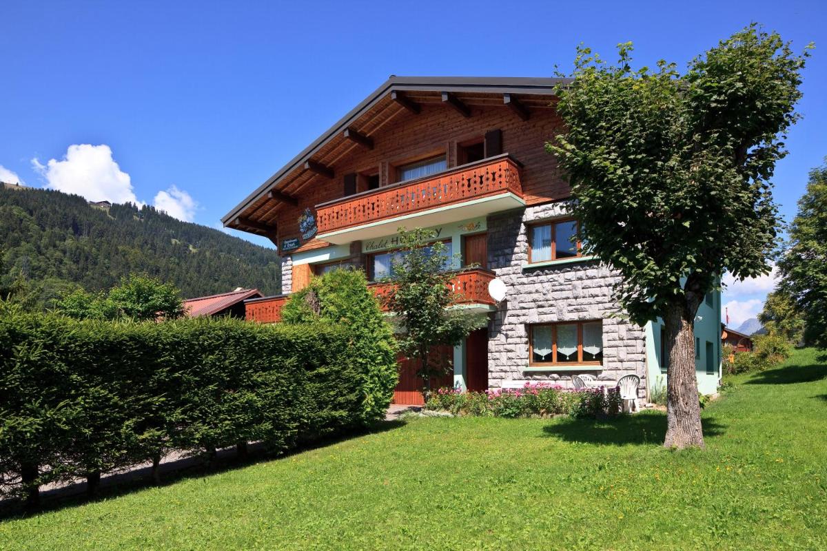 Chalet Holiday LES GETS - Housity