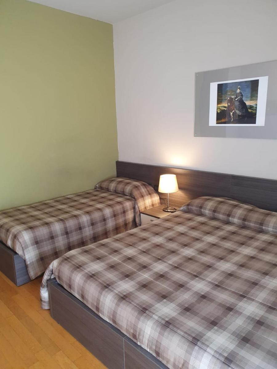eq hotel - Housity
