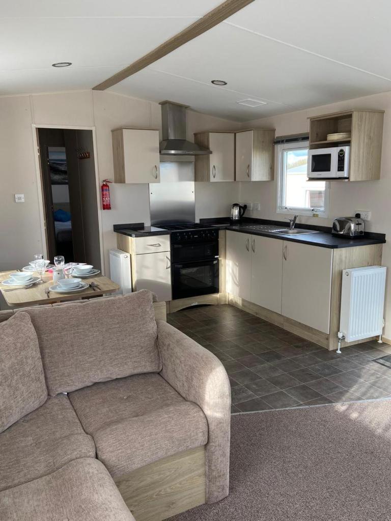 Lizard ,Mullion holiday caravan - Housity